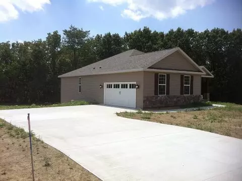 3 Hidden Grove Ln, Spring Valley, IL 61362 photo 3