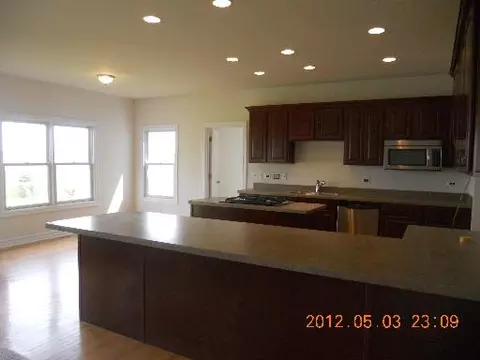 325 Davis Dr, Sycamore, IL 60178 photo 6