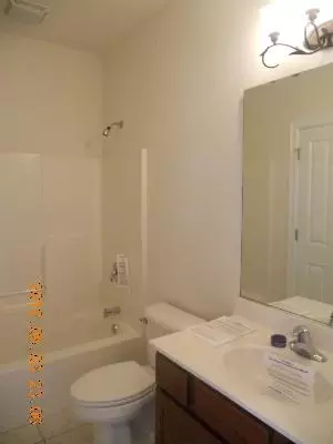 325 Davis Dr, Sycamore, IL 60178 photo 9