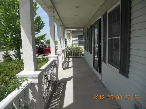 325 Davis Dr, Sycamore, IL 60178 photo 2