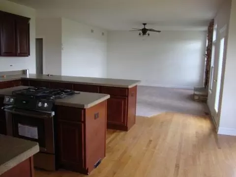 325 Davis Dr, Sycamore, IL 60178 photo 7