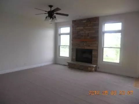 325 Davis Dr, Sycamore, IL 60178 photo 8