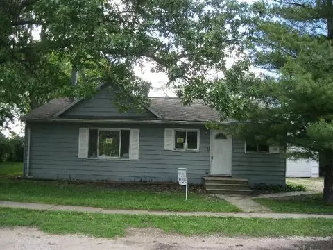 131 S Hossack St, Seneca, IL 61360 photo 1
