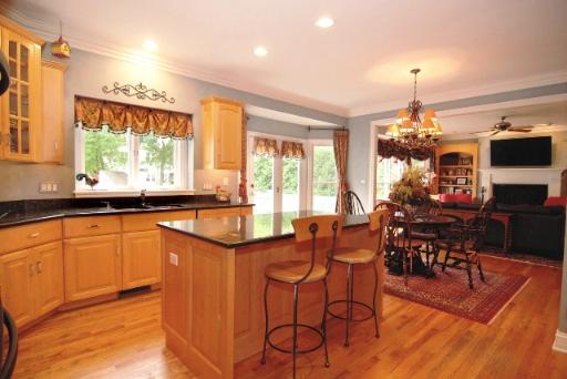 216 N Gary Ave, Wheaton, IL 60187 photo 5