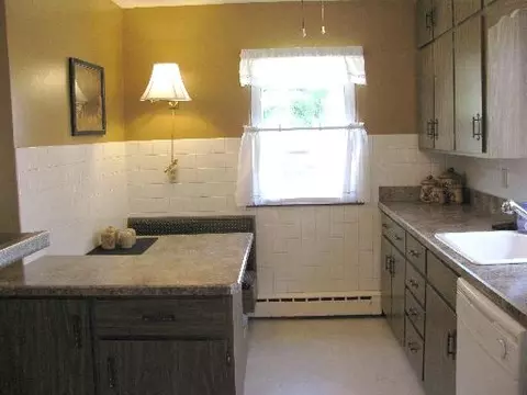 822 E 11th St, Lockport, IL 60441 photo 5