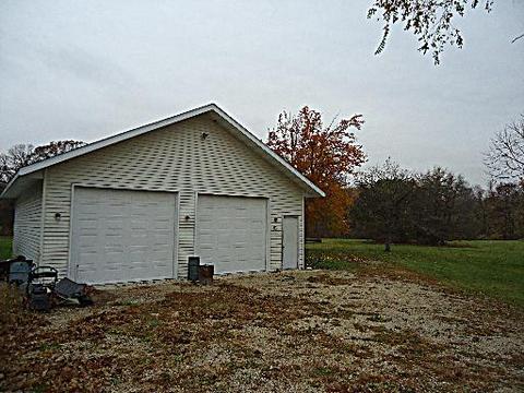 10065 N Tabler Rd, Morris, IL 60450 photo 2
