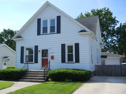 2020 Seventh St, Peru, IL 61354 photo 1