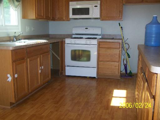 600 Cordial Dr, Des Plaines, IL 60018 photo 2