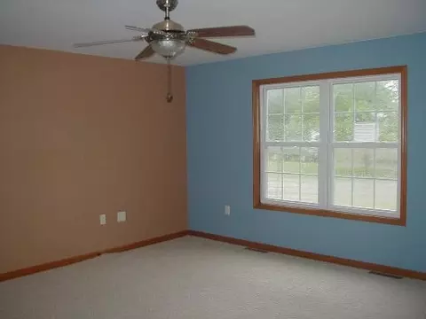 932 Evans St, Ottawa, IL 61350 photo 4
