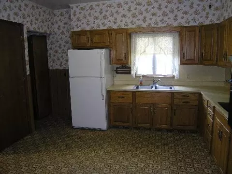 1528 9th St, Peru, IL 61354 photo 5