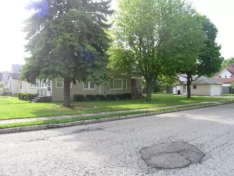 1528 9th St, Peru, IL 61354 photo 2
