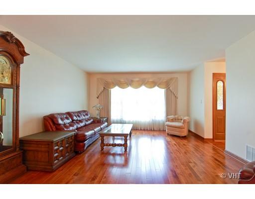 1981 Big Bend Dr, Des Plaines, IL 60016 photo 2