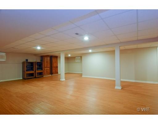 1981 Big Bend Dr, Des Plaines, IL 60016 photo 9
