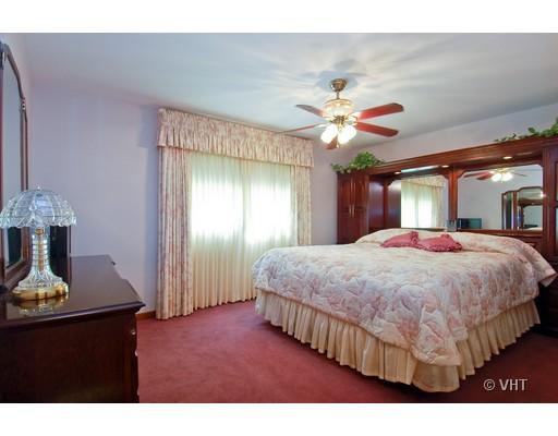 1981 Big Bend Dr, Des Plaines, IL 60016 photo 10