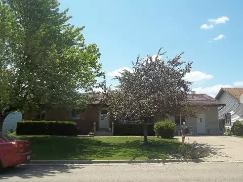 926 30th St, Peru, IL 61354 photo 1