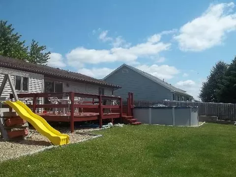 926 30th St, Peru, IL 61354 photo 2