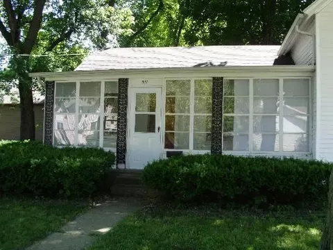 511 W Glover St, Ottawa, IL 61350 photo 2