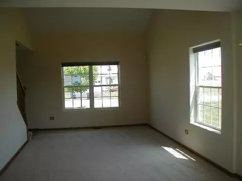 712 Maplewood Dr, Minooka, IL 60447 photo 3