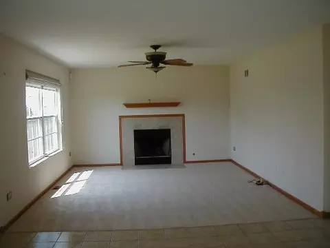712 Maplewood Dr, Minooka, IL 60447 photo 7