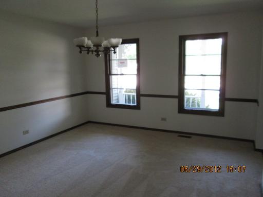 2280 Lakeside Dr, Aurora, IL 60504 photo 4