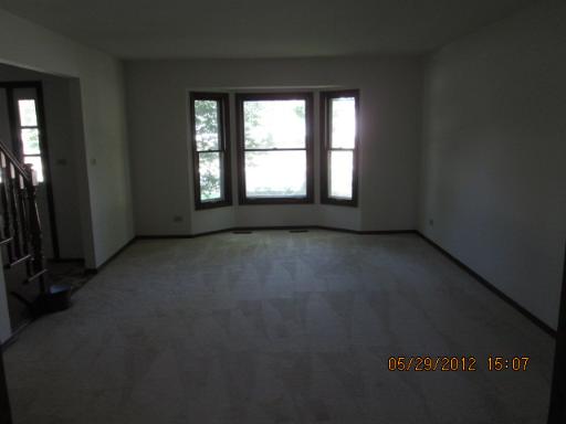 2280 Lakeside Dr, Aurora, IL 60504 photo 3