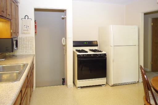241 Good Ave, Des Plaines, IL 60016 photo 7