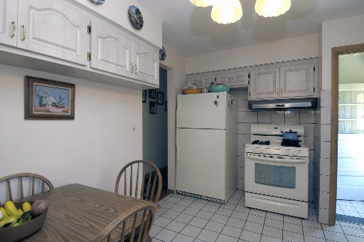 1241 Howard Ave, Des Plaines, IL 60018 photo 8