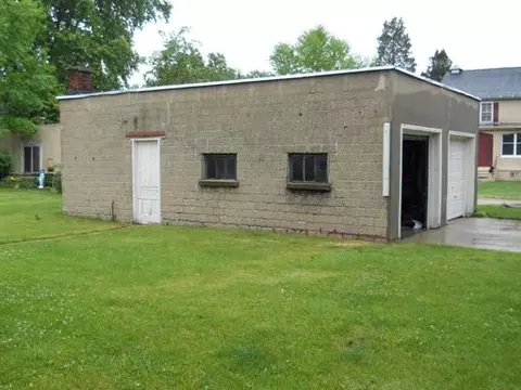 2103 Ninth St, Peru, IL 61354 photo 2