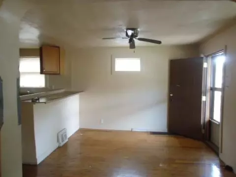 118 E 110th St, Chicago, IL 60628 photo 3