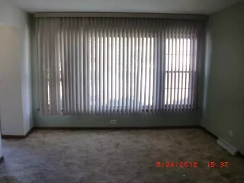 7846 Laporte Ave, Burbank, IL 60459 photo 3