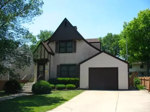 1810 Pike St, Peru, IL 61354 photo 1