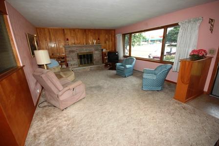924 N Mclean Blvd, Elgin, IL 60123 photo 2