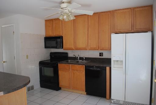 8911 Robin Dr #A, Des Plaines, IL 60016 photo 4