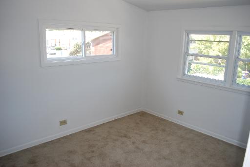 8911 Robin Dr #A, Des Plaines, IL 60016 photo 8