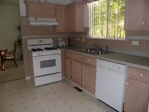 1857 Carrier Cir, Plainfield, IL 60586 photo 3