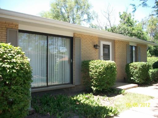 123 Brewster Ct #c, Bloomingdale, IL 60108 photo 1