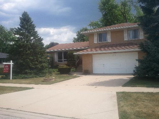 1803 Aztec Ln, Mount Prospect, IL 60056 photo 1
