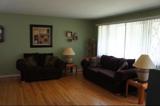 609 Elderberry Ln, Mount Prospect, IL 60056 photo 3