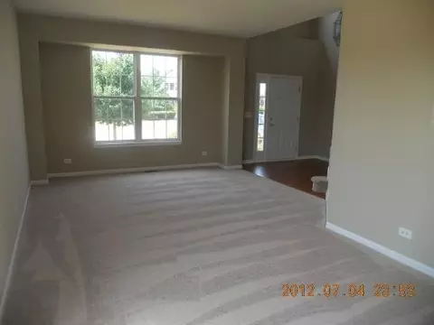 1084 White Pine Trl, Pingree Grove, IL 60140 photo 3