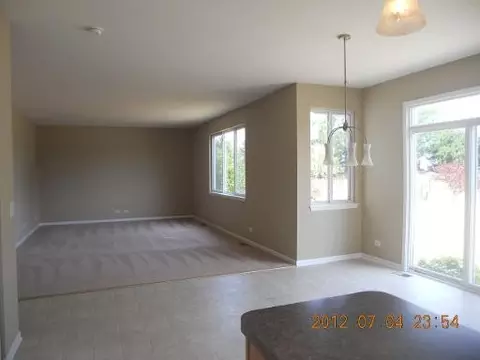 1084 White Pine Trl, Pingree Grove, IL 60140 photo 6