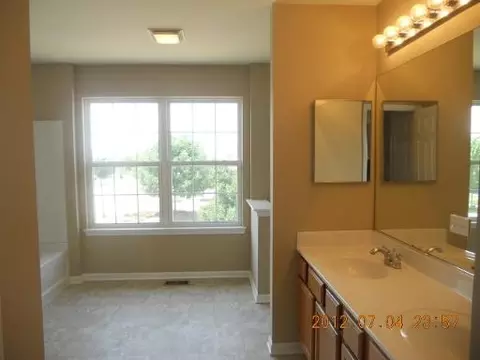 1084 White Pine Trl, Pingree Grove, IL 60140 photo 12