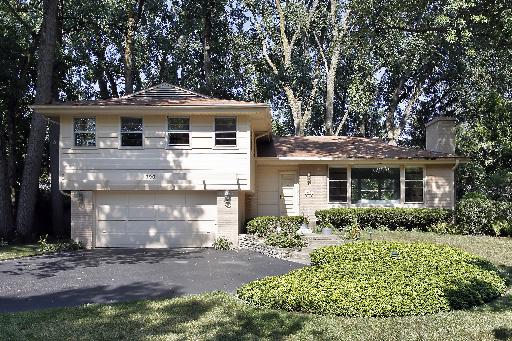 990 Cherry Tree Ln, Glencoe, IL 60022 photo 1