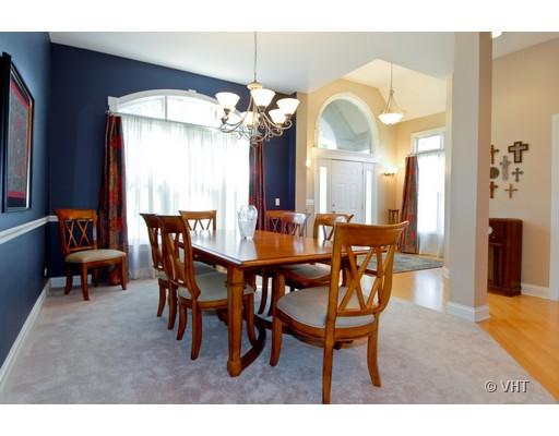 2276 Red Maple Ln, Aurora, IL 60502 photo 5
