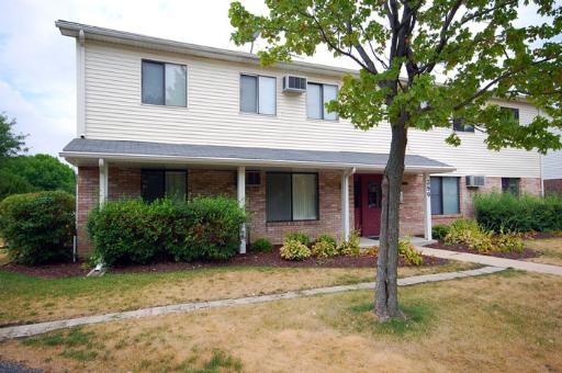 390 Echo Ln #1, Aurora, IL 60504 photo 1