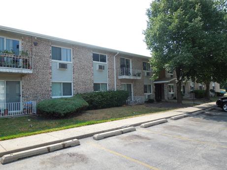 9205 Bumble Bee Dr #2D, Des Plaines, IL 60016 photo 3