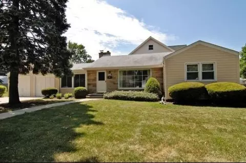 1209 Wayne Dr, Des Plaines, IL 60018 photo 1
