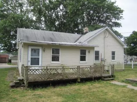 2227 4th St, Peru, IL 61354 photo 8