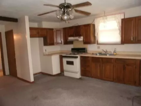 719 Tenth St, Peru, IL 61354 photo 8