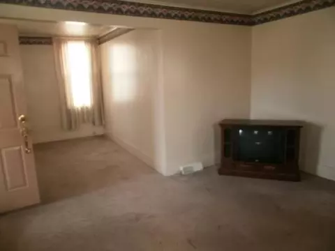 719 Tenth St, Peru, IL 61354 photo 4