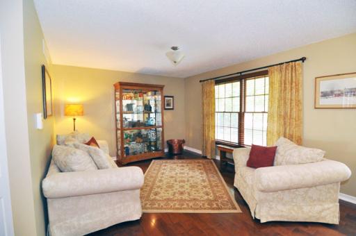 1128 Independence Dr, Bartlett, IL 60103 photo 5